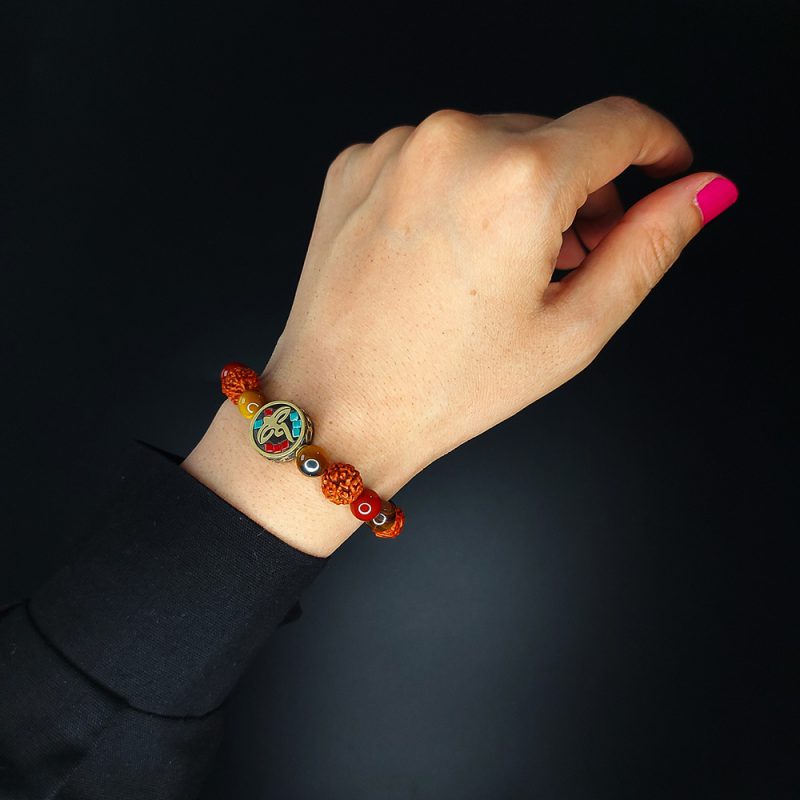 دستبند رودراکشا، چشم ببر، عقیق قرمز و خرجکار تبتی کد43