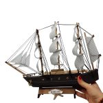 کشتی ثروت و برکت فنگشویی چوبی مشکی بادبان سفید طول 40 سانتی متر