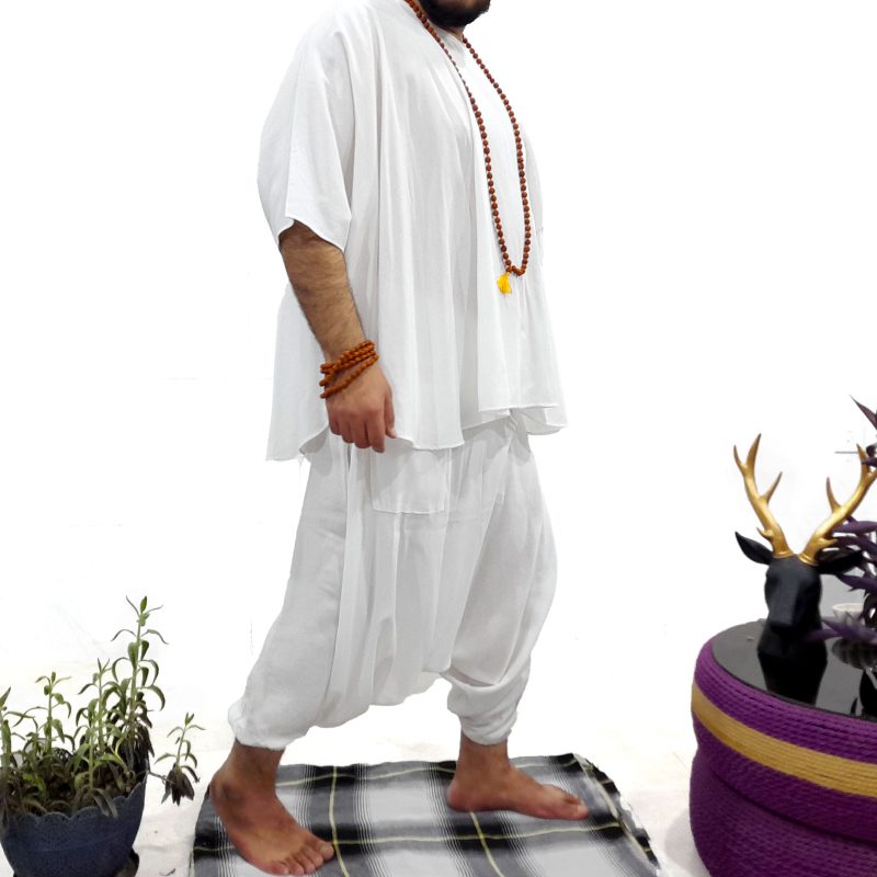 ست شلوار تبتی و پانچو سفید کد 230012