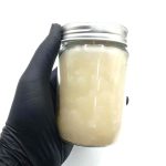 550044 شمع معطر شیشه ای درب فلزی سلین بزرگ مدل شکلات سفید ( وایت چاکلت)