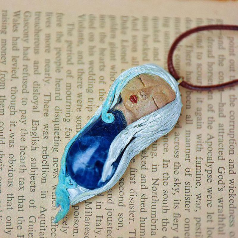 گردنبند سنگ سودالیت شب تاب الهه آب کد 320097