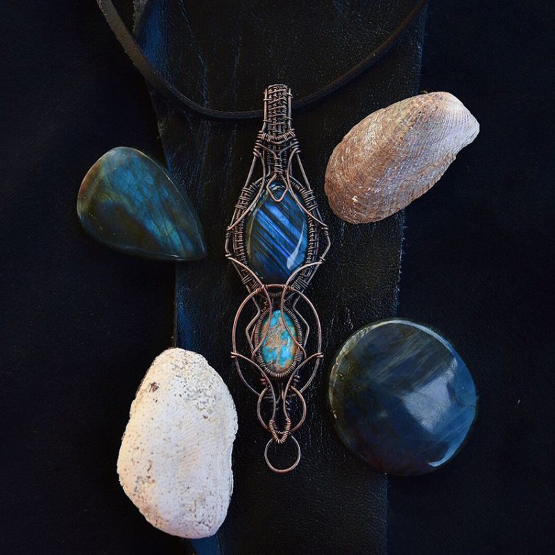 گردنبند فیروزه نیشابور ولابرادوریت کد 320104