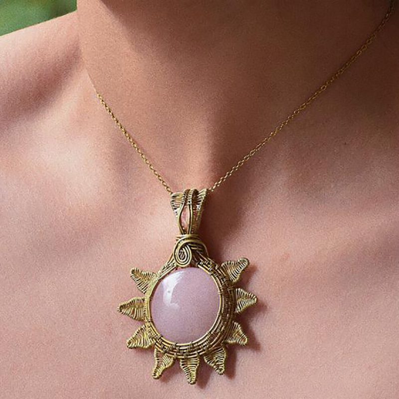 گردنبند رز کوارتز برنجی