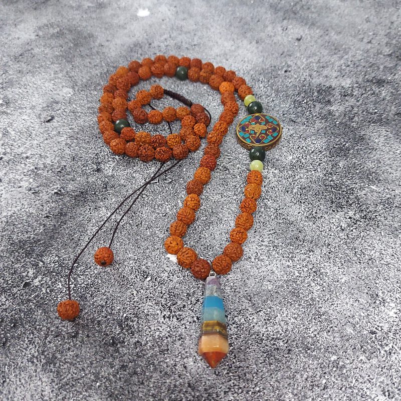 گردنبند رود راکشا وآویز هفت چاکراو مهره تبتی کد 320021