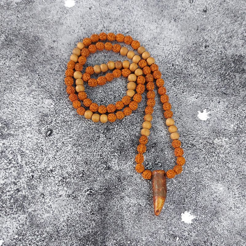 گردنبند رود راکشا وچوب معطر صندل و آویز تبتی کد320024