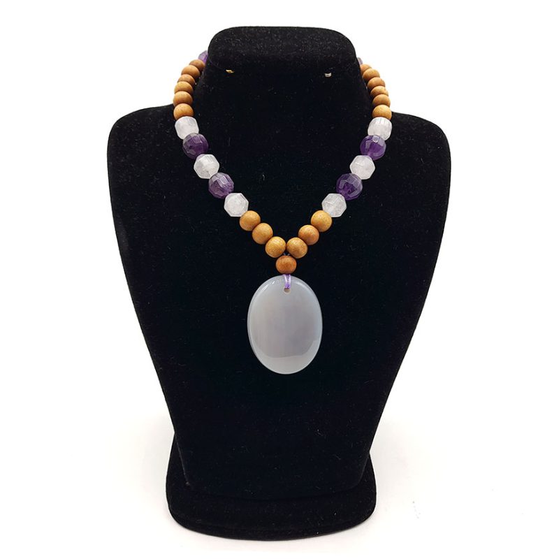 گردنبند گردنبند چوب معطر صندل وآمیتیست و رز کوارتز کد 320081