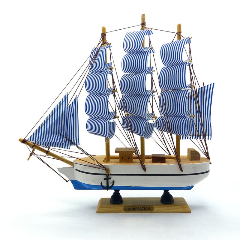 کشتی چوبی ۳۰ سانتیمتری