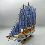 کشتی چوبی ۳۰ سانتیمتری