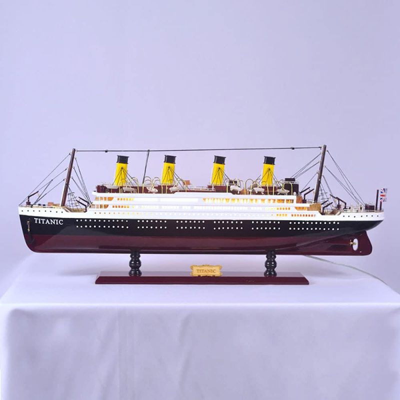 ماکت کشتی Titanic چراغ دار