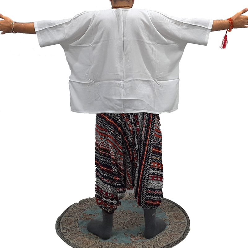 ست شلوار تبتی طرحدار و پانچو سفید