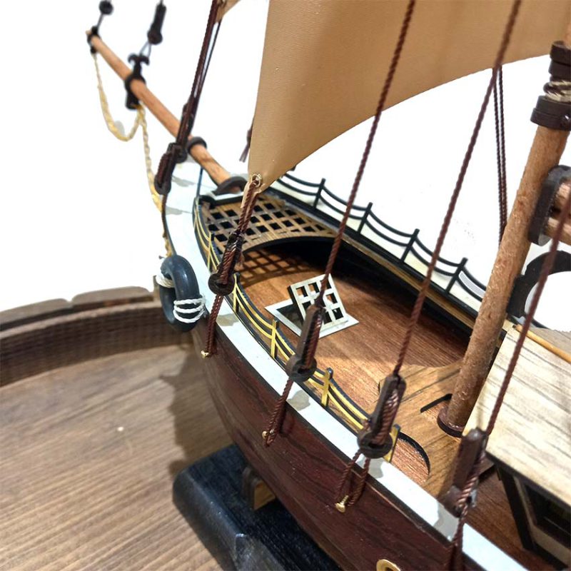 ماکت کشتی چوبی طول 40 سانتیمتری قهوه ای